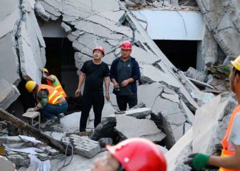 Al menos un muerto y 10 desaparecidos por derrumbe de un hotel en China