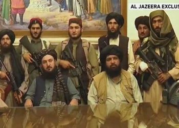 TV afgana difunde imágenes de talibanes en palacio presidencial gritando ‘victoria’