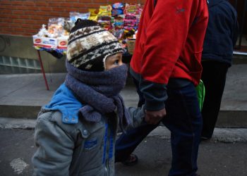 Ante ascenso de las IRA, Educación, Salud y Senamhi analizarán este miércoles los horarios de colegios