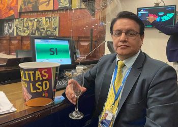 Parlamento de Ecuador destituye a ombudsman, en prisión por supuesto abuso sexual