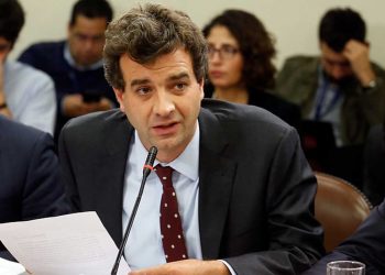 Ministro chileno reconoce que su gobierno es el ‘principal responsable’ de la crisis migratoria