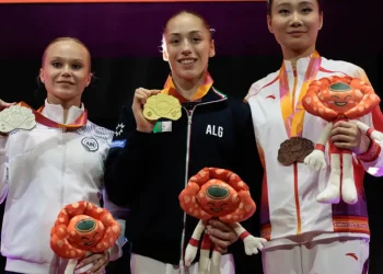 Gimnasta Kayla Nemour, campeona del mundo en barras asimétricas
