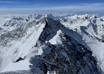 Cómo han evolucionado en 70 años las ascensiones al Everest