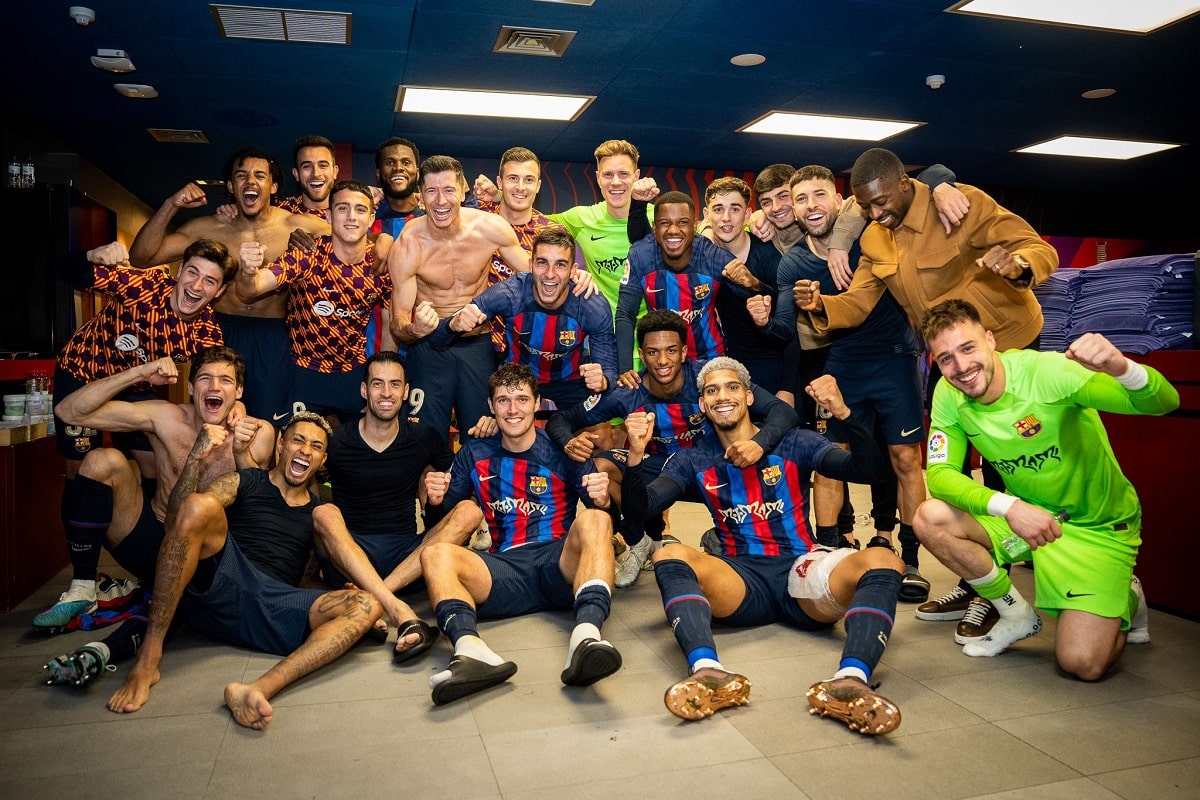 Barcelona busca ser campeón en el derbi contra Espanyol
