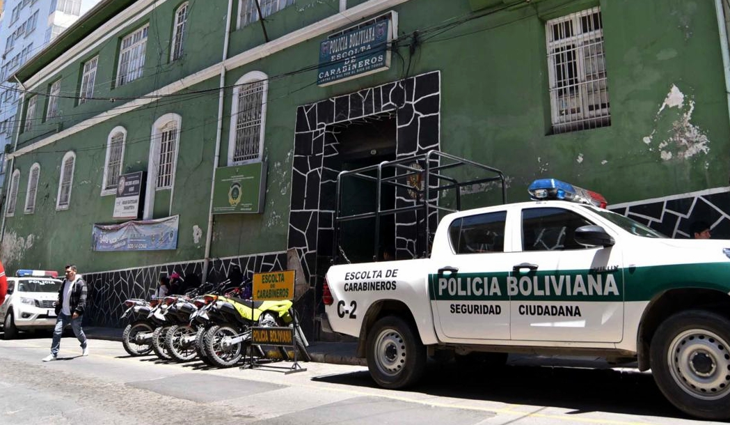 La Defensoría verifica falta de equipamiento en 62 oficinas de la FELCV