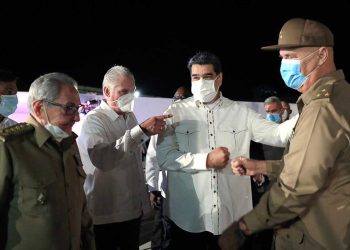 Maduro llega a Cuba para conmemorar cinco años de la muerte de Fidel Castro