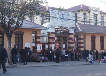 Quispe anuncia cambio en la dirección del Hospital de Clínicas por mala atención en especialidades