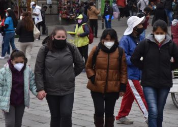 Los contagios se desbordan, la vacunación se acelera y el Gobierno activa coordinación