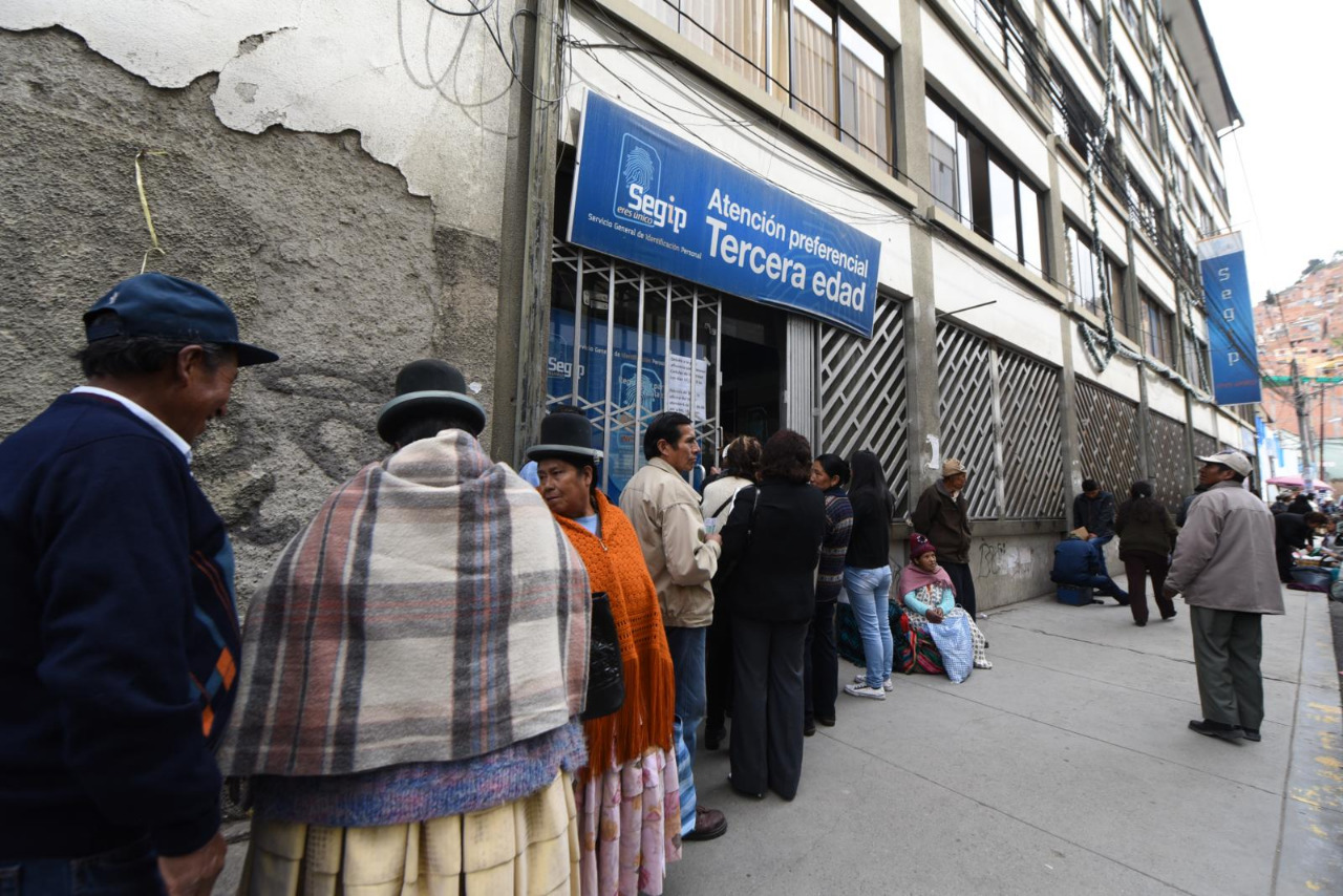 Tras el maltrato a una anciana en una chifa, entidades públicas y privadas están en la mira