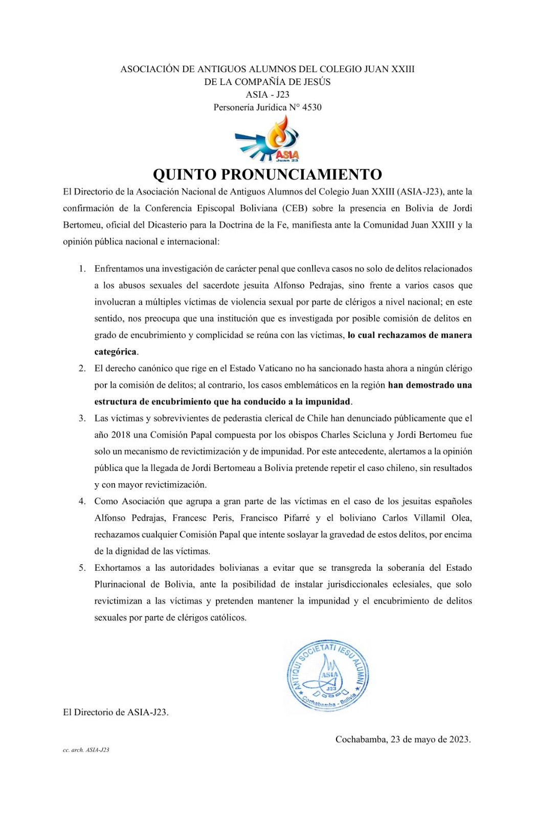 Exalumnos del colegio Juan XXIII rechazan la intervención de comisión del Vaticano para investigar casos de pederastia.