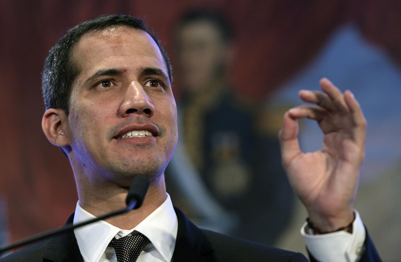Opositor Guaidó viaja por sorpresa a Colombia antes de cumbre sobre Venezuela