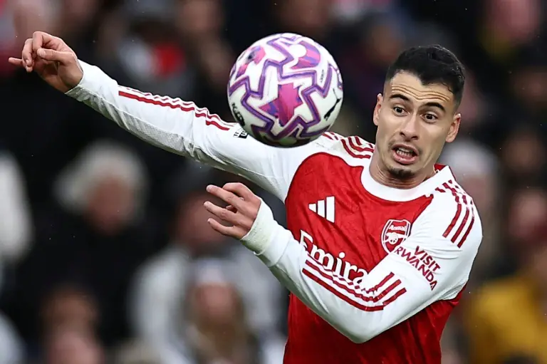 El brasileño Martinelli se une a la nómina de lesionados del Arsenal