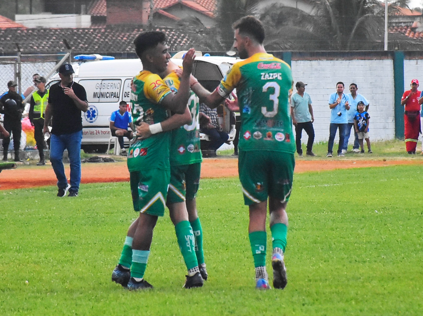 Gran Mamoré gana (2-1) en Trinidad y deja último a Blooming