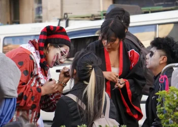 La Paz vive el Halloween entre disfraces y comercio