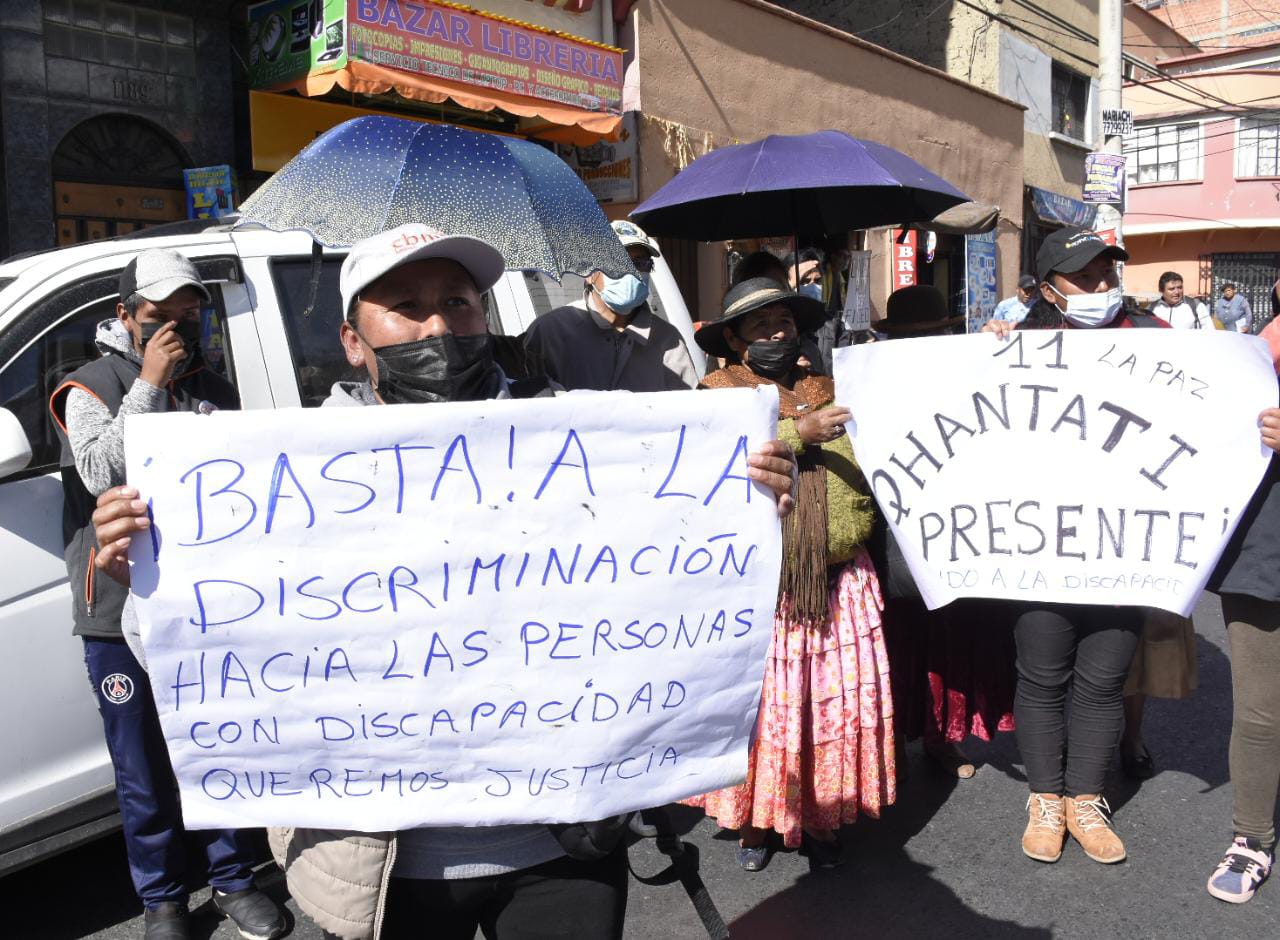 ‘Nada justifica la brutalidad con la que han golpeado a mi hijo’, mamá de víctima de bullying niega acuerdos