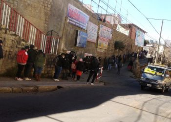 La demanda no baja, este domingo sigue la vacunación en La Paz, en la Línea Roja