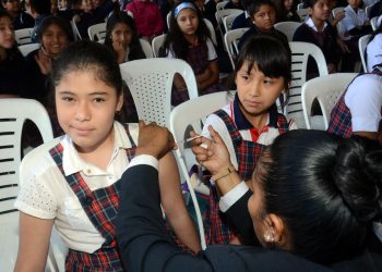 Salud enviará brigadas a los colegios para vacunar contra la influenza
