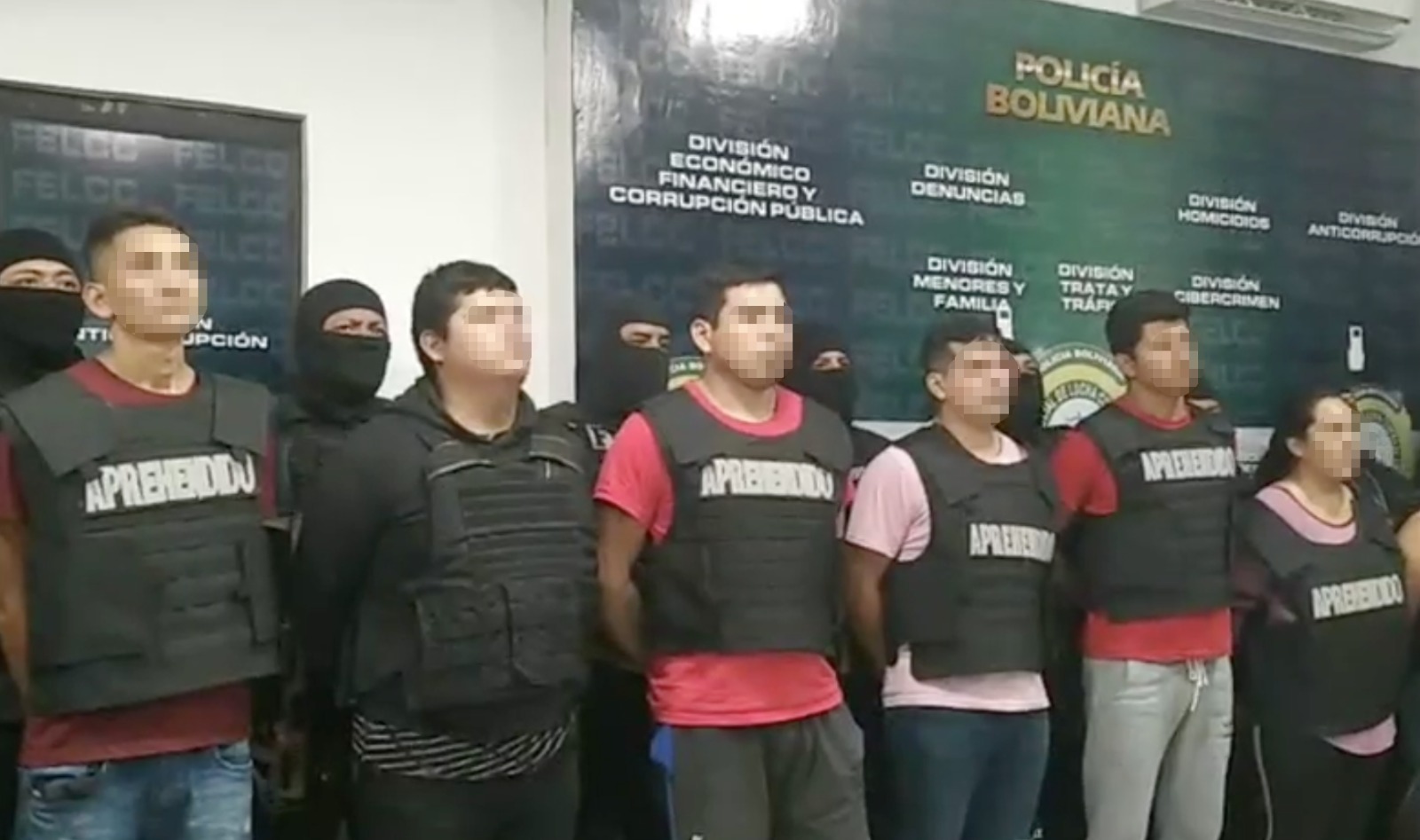 La Policía presenta a siete presuntos implicados en la muerte de un efectivo en La Guardia