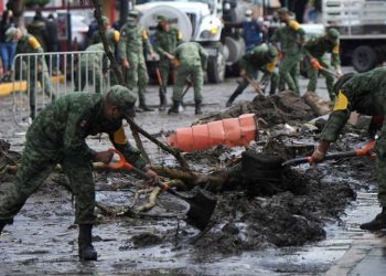 Mueren 16 pacientes en hospital de México inundado por lluvias