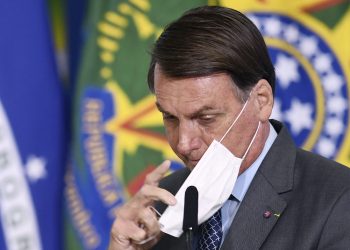 Investigación sobre la pandemia subyuga a Brasil y amenaza a Bolsonaro