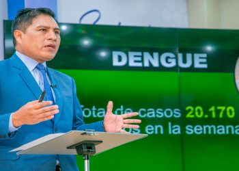 El ministro de Salud, Jeyson Auza.