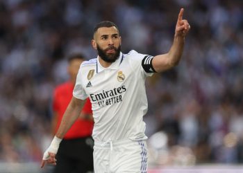 Karim Benzema anota un triplete en la goleada del Real Madrid