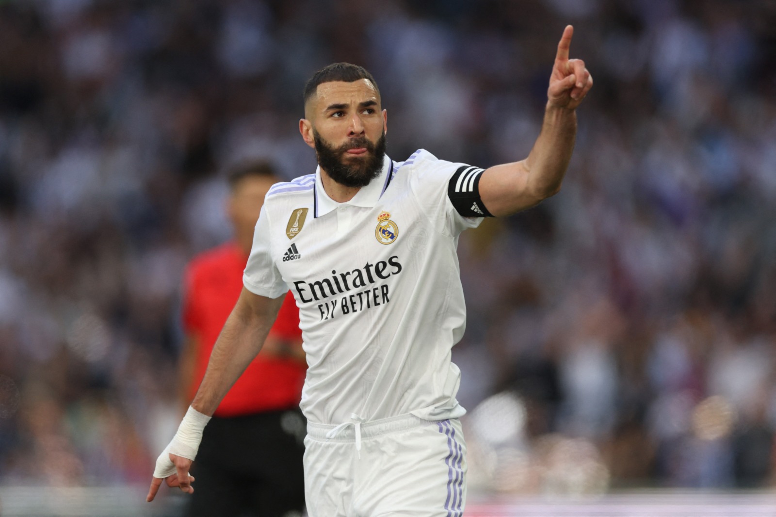Karim Benzema anota un triplete en la goleada del Real Madrid
