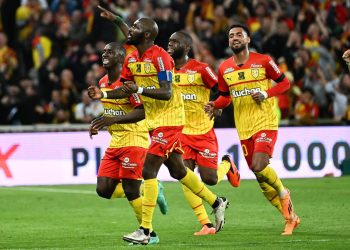 Lens vence al Marsella y le arrebata el segundo puesto