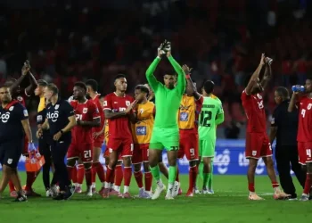 Surinam y Panamá siguen líderes tras agónico empate en eliminatoria
