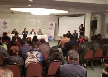 Tras reunirse con el magisterio urbano, Educación afirma que aplicar la malla curricular no es obligatorio