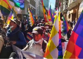 Marcha de víctimas de 2019 llega a La Paz; la Policía evitó su ingreso a la plaza Murillo