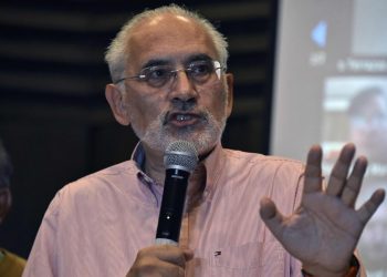 A Carlos Mesa le parece una ‘arbitrariedad total’ la citación a Camacho por un caso ‘inventado’