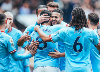 Manchester City vence al Leeds y asienta su liderato