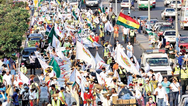 Marcha indígena en Santa Cruz: diálogo incierto sobre un pliego todavía ambiguo