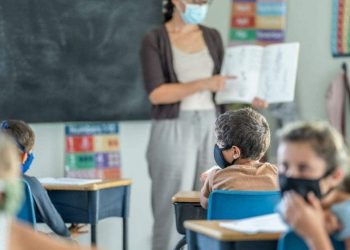 Gobierno de EEUU abre una investigación por el veto a las mascarillas en escuelas de Florida