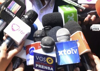 El Gobierno anuncia cursos de especialización, posgrados y vacunación para periodistas