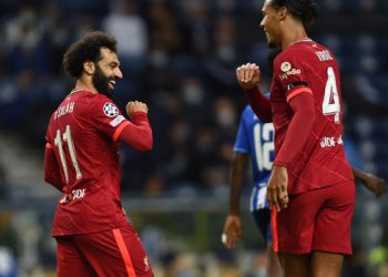 El Liverpool golea al Oporto y manda en el grupo B de la Champions