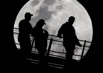 La otra cara de la luna política