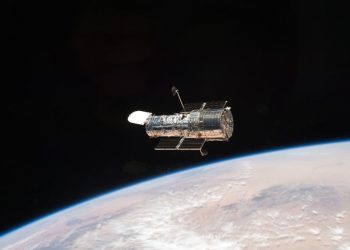 Hubble capta un efecto cósmico de visión quíntuple