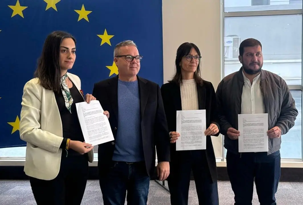 Nayar y Cochamanidis denuncian intento de prórroga ante la UE