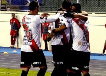 Nacional Potosí derrota a Bolívar (3-2), con un golazo de Tommy Tobar