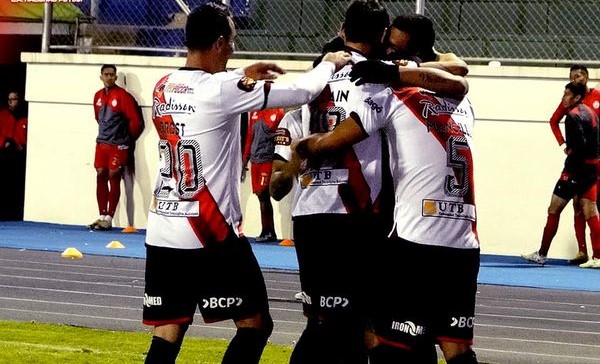 Nacional Potosí derrota a Bolívar (3-2), con un golazo de Tommy Tobar