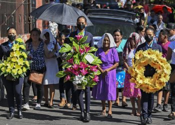 Sepultan en su pueblo a ‘Pedrito’, uno de los migrantes salvadoreños que murió en un incendio en México