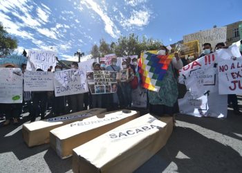 Interpelación bochornosa en el Legislativo: Mensaje de Twitter, golpes, insultos y el desafío de Del Castillo