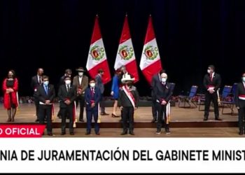 Castillo toma juramento a su gabinete, faltan los ministros de Economía y de Justicia
