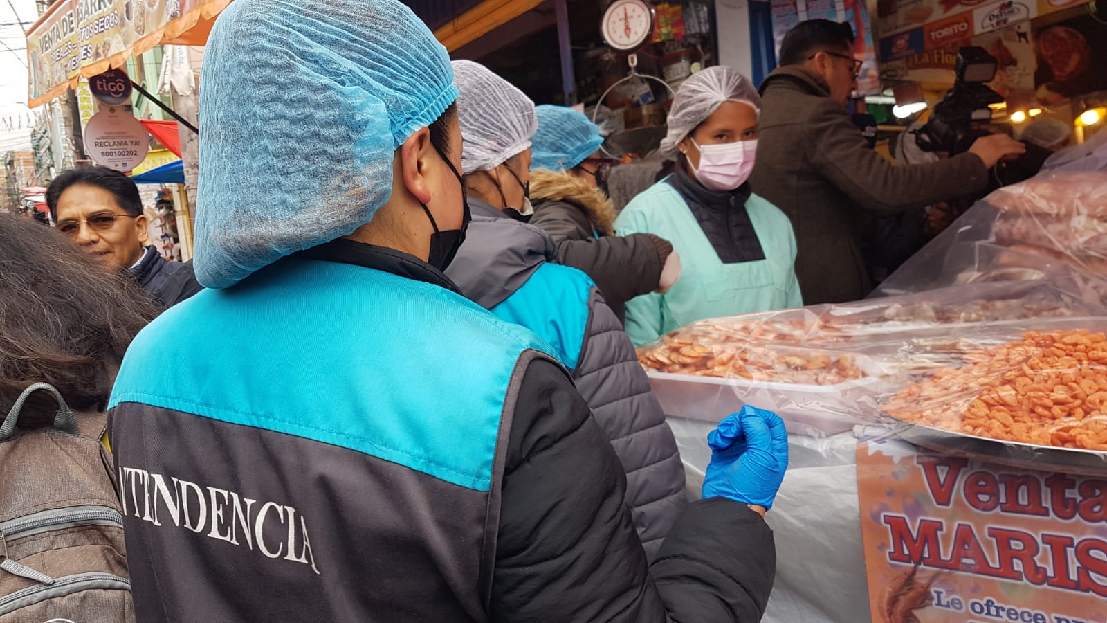 Decenas de kilos de pescado en mal estado son decomisadas en La Paz