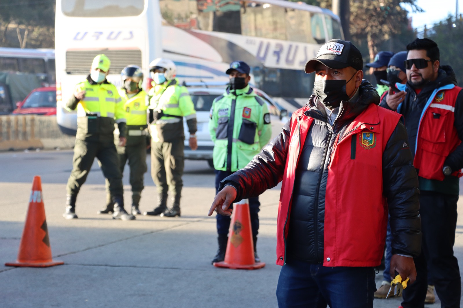 En El Alto quitan las placas a 40 vehículos deudores de impuestos en operativo de la Alcaldía