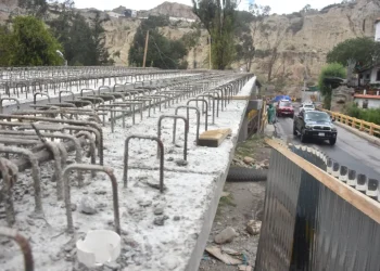 El puente Hernán Siles Zuazo de La Paz llega al 60% de avance