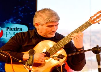 Lado B: Piraí Vaca muestra su faceta ‘más brutal’ con la guitarra