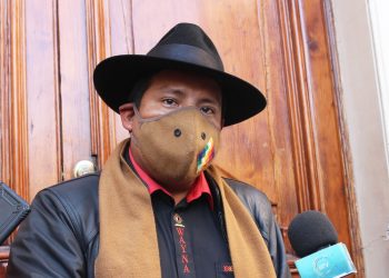 Quispe dice que un grupo reducido se opone al nuevo director del Hospital de Clínicas